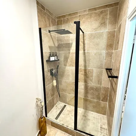 Premium In Asnieres, Close To Paris Asnieres-sur-Seine